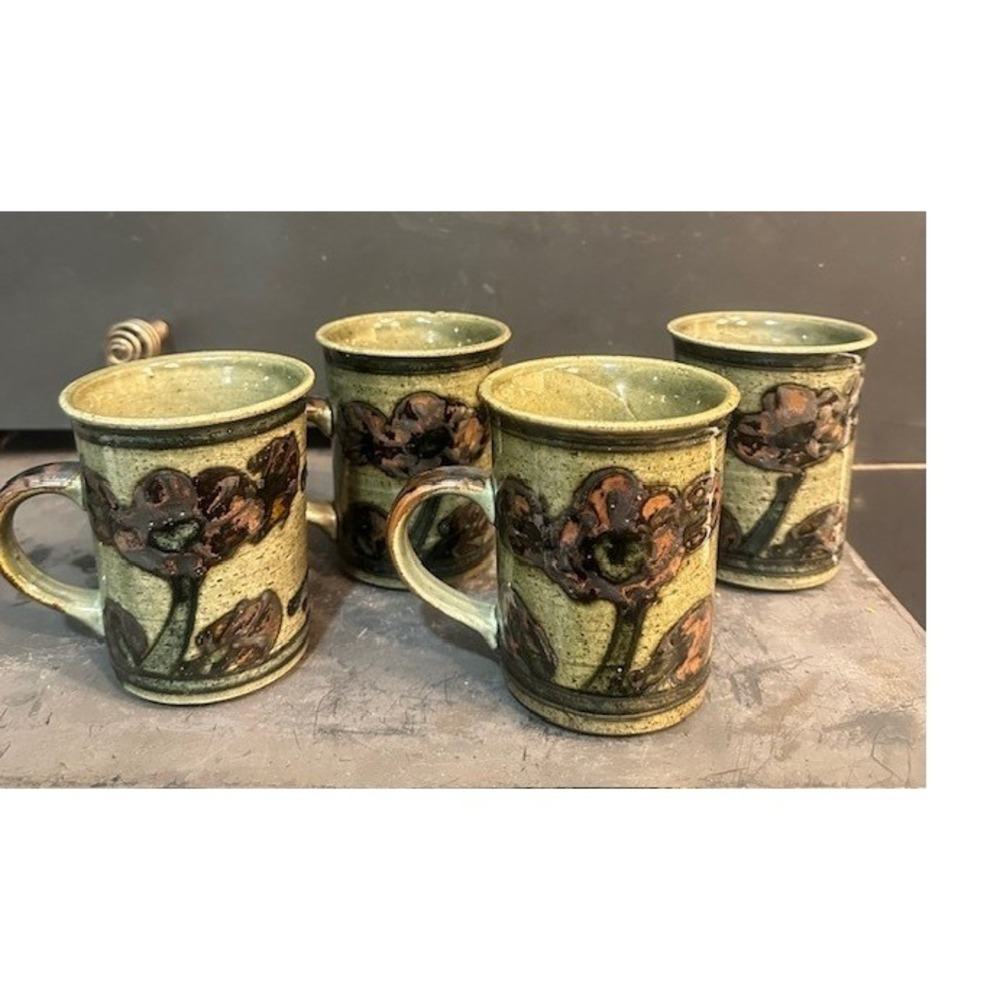 Setโ of 4 Vintage Retro Ceramic Mugs Hand Painted Floral Green Stoneware 70s